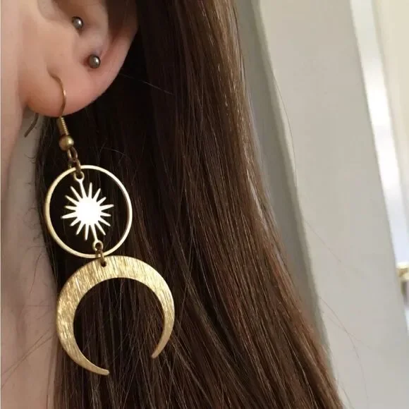 ☀️Brushed Brass Sun and Moon Celestial Earrings🌙 - Picture 4 of 5